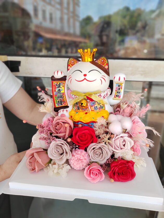 RS0017 King Fortune Cat for Your New Beginning