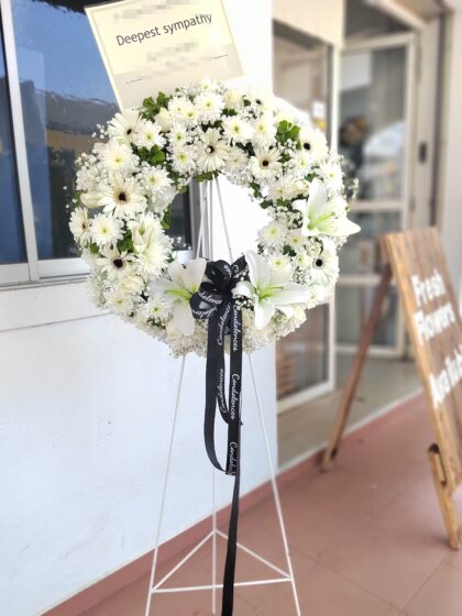 WR0047 Round Wreath for Last Respect