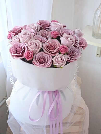 RS0010 Icey-Purple Soap Channel Bouquet