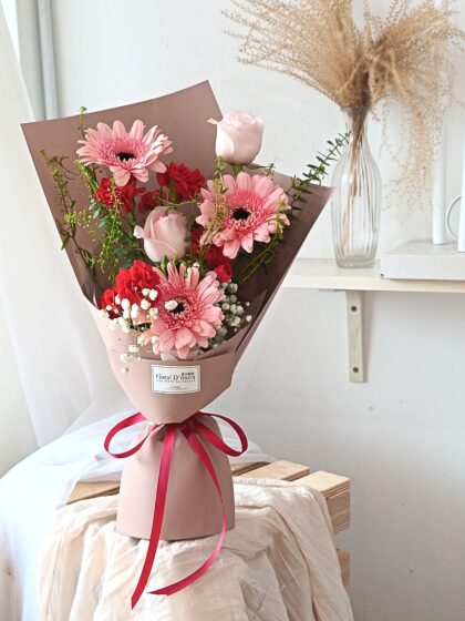 MDB0013 Embrace Mum (Special deal)